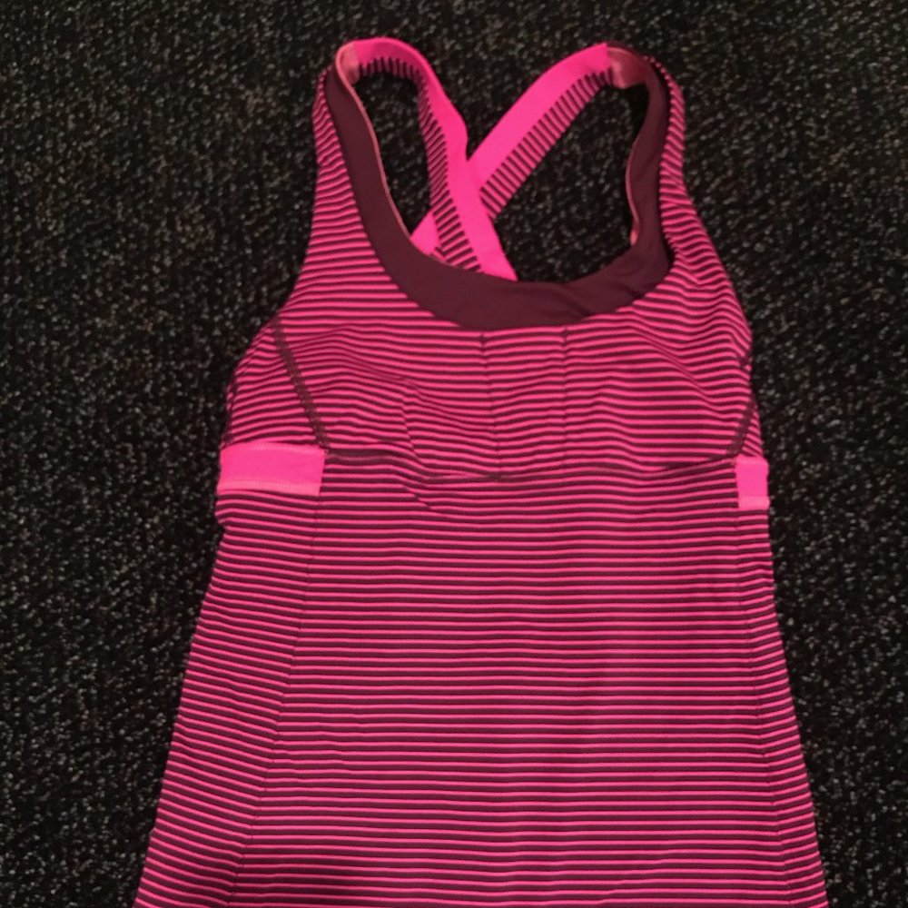 Lululemon top
